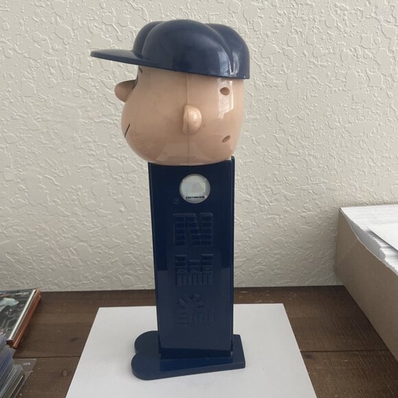New York Yankees Charlie Brown Musical Giant Pez Dispenser - Picture 2 of 4